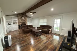 1197 Briarmeadow Dr, Beaumont, TX 77706 - Photo 7