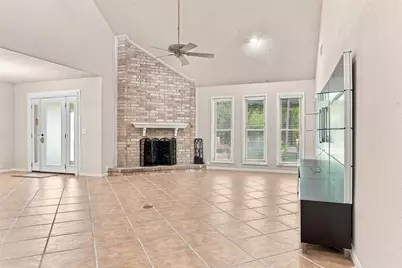 105 Perth Street, Victoria, TX 77904 - Photo 3
