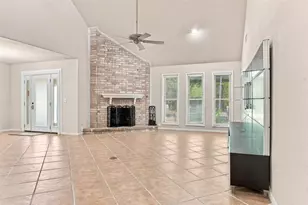 105 Perth St, Victoria, TX 77904 - Photo 3