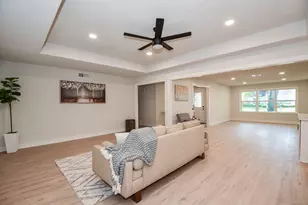 4302 McDermed Dr, Houston, TX 77035 - Photo 11