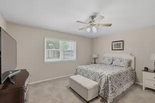 2022 Arcadia Dr, Sugar Land, TX 77498 - Photo 15