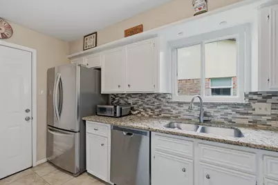 2022 Arcadia Drive, Sugar Land, TX 77498 - Photo 9