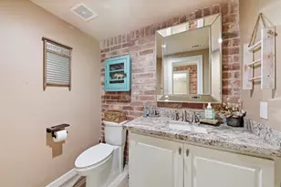 109 Riverbrook Dr, Conroe, TX 77385 - Photo 17