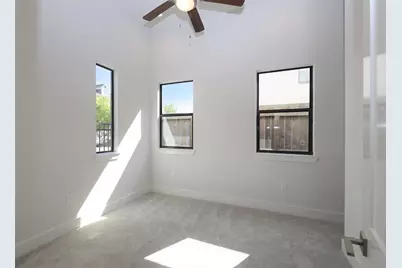 820 W 22nd Street, Houston, TX 77008 - Photo 13