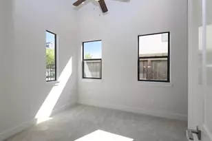 820 W 22nd St, Houston, TX 77008 - Photo 13