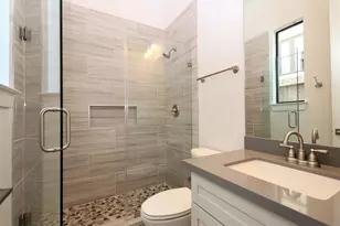 820 W 22nd St, Houston, TX 77008 - Photo 23