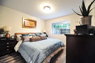 12633 Memorial Dr, Houston, TX 77024 - Photo 9