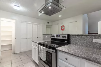 9226 Westwood Village Drive #13, Houston, TX 77036 - Photo 11