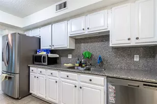9226 Westwood Village Dr, Houston, TX 77036 - Photo 9