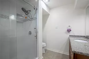 9226 Westwood Village Dr, Houston, TX 77036 - Photo 15