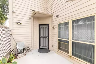 9226 Westwood Village Dr, Houston, TX 77036 - Photo 25