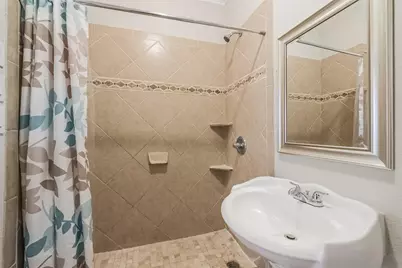 6751 Richwood Road, Houston, TX 77087 - Photo 9