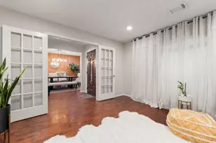 8227 Squires Pl Dr, Houston, TX 77083 - Photo 9