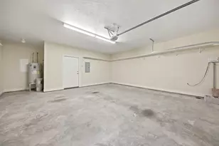 2424 Dillon Street, Brenham, TX 77833 - Photo 39