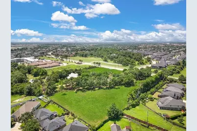 7007 Meadowview Estates Courts, Sugar Land, TX 77479 - Photo 5