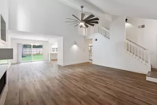 12 Edgewood Forest Ct, The Woodlands, TX 77381 - Photo 7