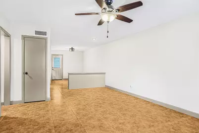 4410 T C Jester Boulevard #13, Houston, TX 77018 - Photo 7