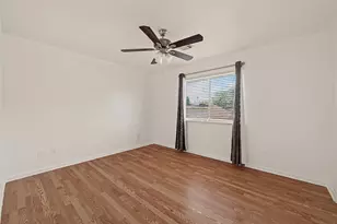 16315 April Ridge Dr, Houston, TX 77083 - Photo 21