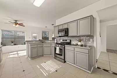 16315 April Ridge Drive, Houston, TX 77083 - Photo 15