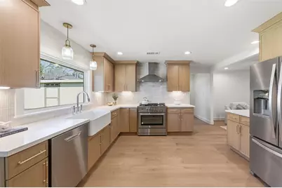 2210 Wakefield Drive, Houston, TX 77018 - Photo 13