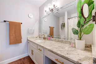 939 Wax Myrtle Ln, Houston, TX 77079 - Photo 5