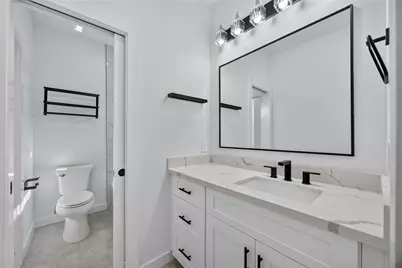 8215 Gladstone Street #B, Houston, TX 77051 - Photo 25