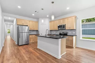819 Junction Avenue #B, Cleveland, TX 77327 - Photo 5