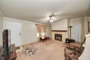 204 Edith St, Highlands, TX 77562 - Photo 5