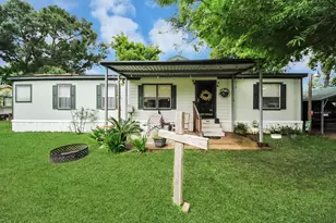 204 Edith St, Highlands, TX 77562 - Photo 3
