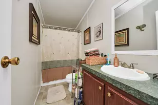204 Edith St, Highlands, TX 77562 - Photo 17