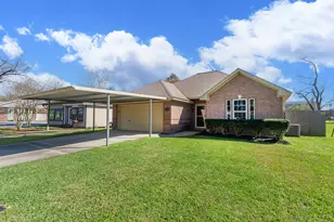 118 E Tenth St, Deer Park, TX 77536 - Photo 1