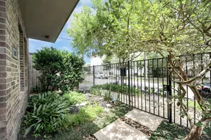 1807 W Webster St, Houston, TX 77019 - Photo 9