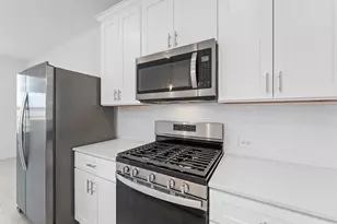 9011 Bay Ldg Ln, Baytown, TX 77521 - Photo 9