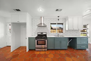 215 Fairbanks St, Houston, TX 77009 - Photo 13