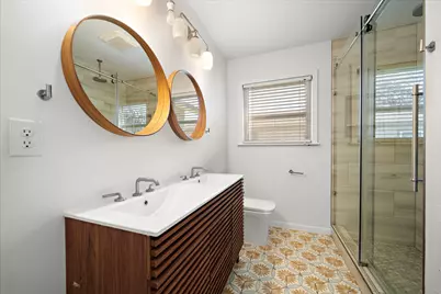 215 Fairbanks Street, Houston, TX 77009 - Photo 19