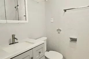 4419 W Bayshore Dr, Bacliff, TX 77518 - Photo 15