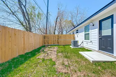 7339 Krueger Road #A, Houston, TX 77033 - Photo 37