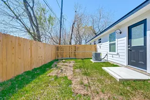 7339 Krueger Rd, Houston, TX 77033 - Photo 37