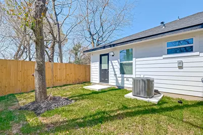7339 Krueger Road #A, Houston, TX 77033 - Photo 43