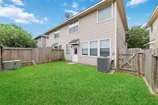 8734 Rainglen Ln, Houston, TX 77044 - Photo 27