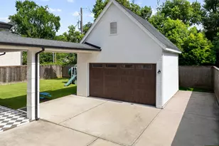 215 W 34th St, Houston, TX 77018 - Photo 47