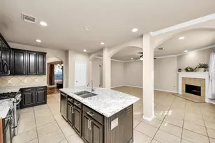 13719 Hartford Ct, Sugar Land, TX 77498 - Photo 9