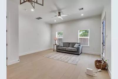 7980 Angus Street #B, Houston, TX 77028 - Photo 11
