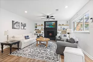 623 Hickory Ridge Dr, Shenandoah, TX 77381 - Photo 5