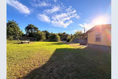 1811 Burnett Street, Baytown, TX 77520 - Photo 13