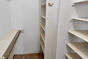 360 Wilcrest Dr, Houston, TX 77042 - Photo 33