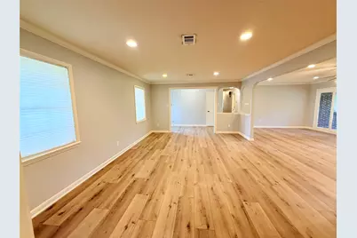 204 Hillcrest Drive, Alvin, TX 77511 - Photo 9