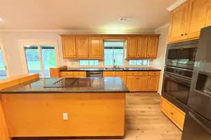 204 Hillcrest Dr, Alvin, TX 77511 - Photo 15