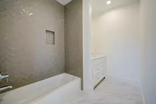 955 W 42nd St, Houston, TX 77018 - Photo 17