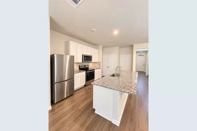 8114 Alpine Bearberry Drive, Houston, TX 77016 - Photo 5